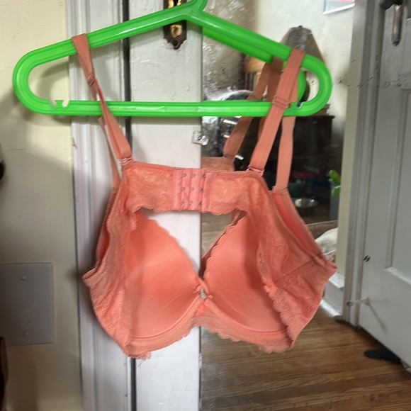 Hush Intimates NWOT Coral Convertible Criss Cross Bra - Fits like a 40DDD - Picture 2 of 5